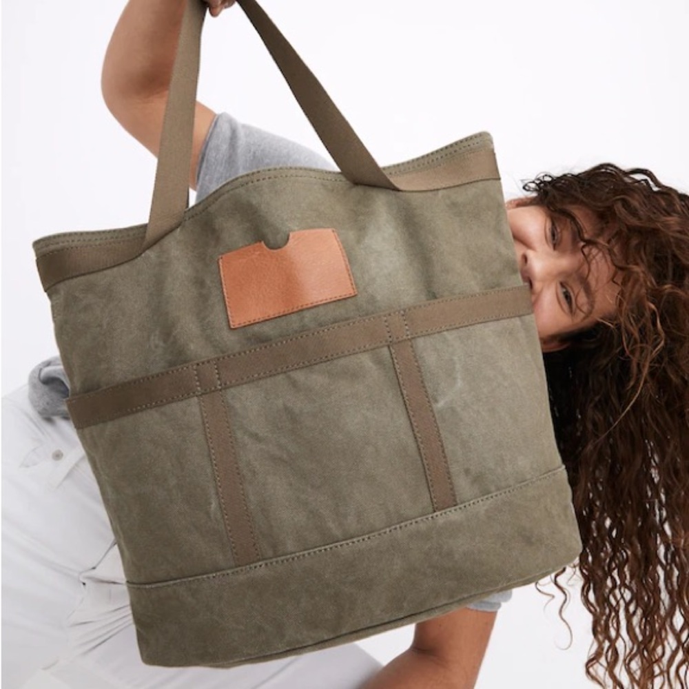 Madewell Canvas Camden Tote Bag in Olive Tree